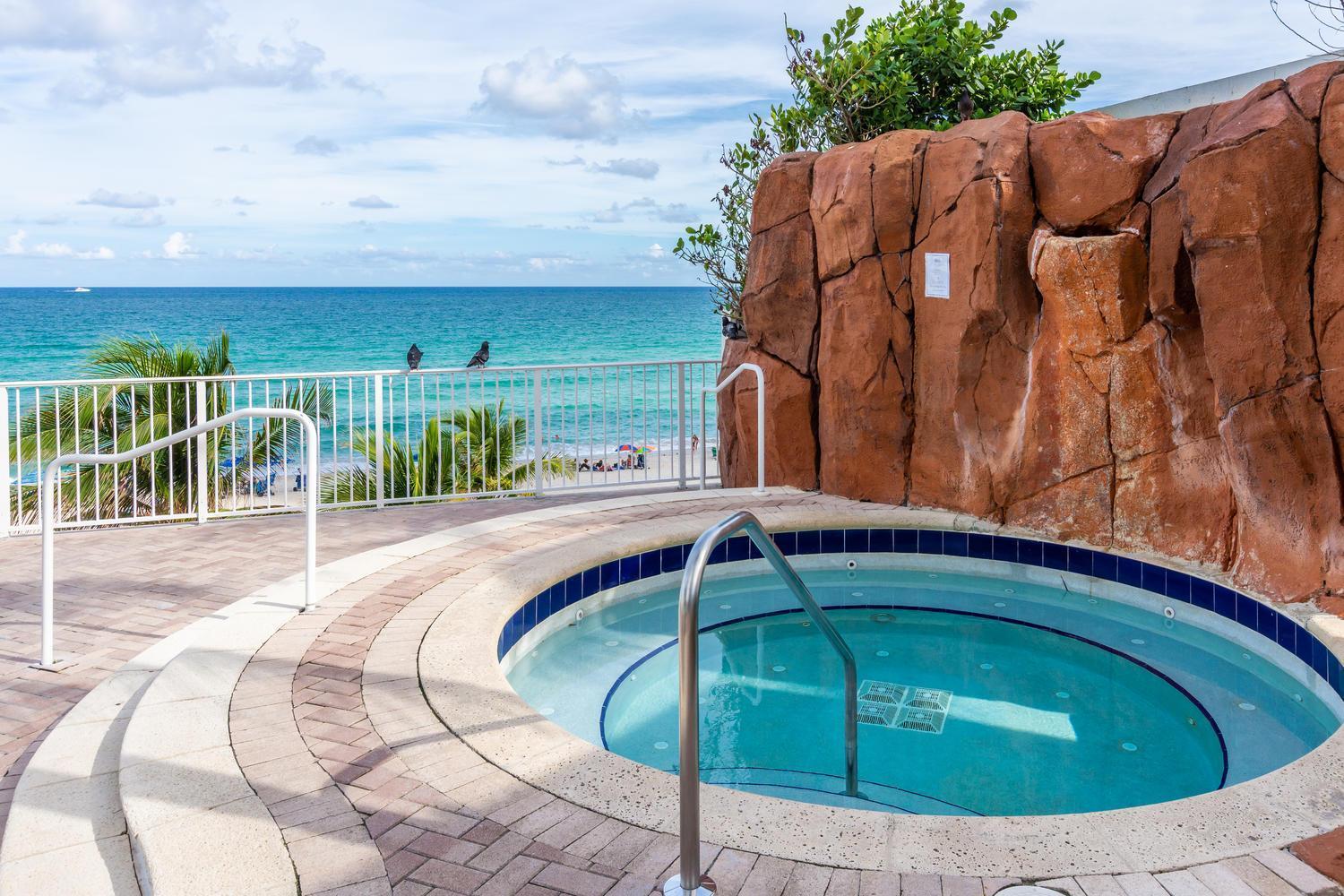 Trump Intl 2 Bedroom Apartment 1600 Sqf Ocean Front Маямі-Біч Екстер'єр фото