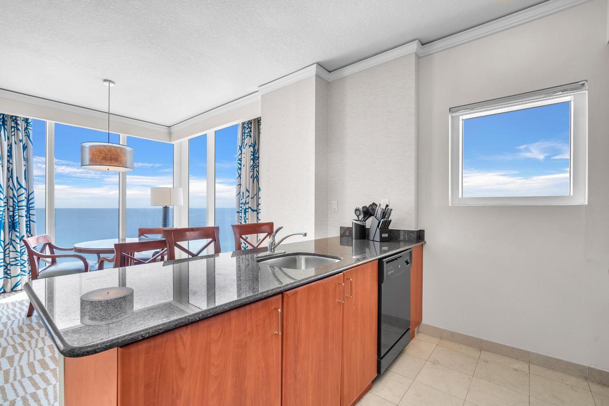 Trump Intl 2 Bedroom Apartment 1600 Sqf Ocean Front Маямі-Біч Екстер'єр фото