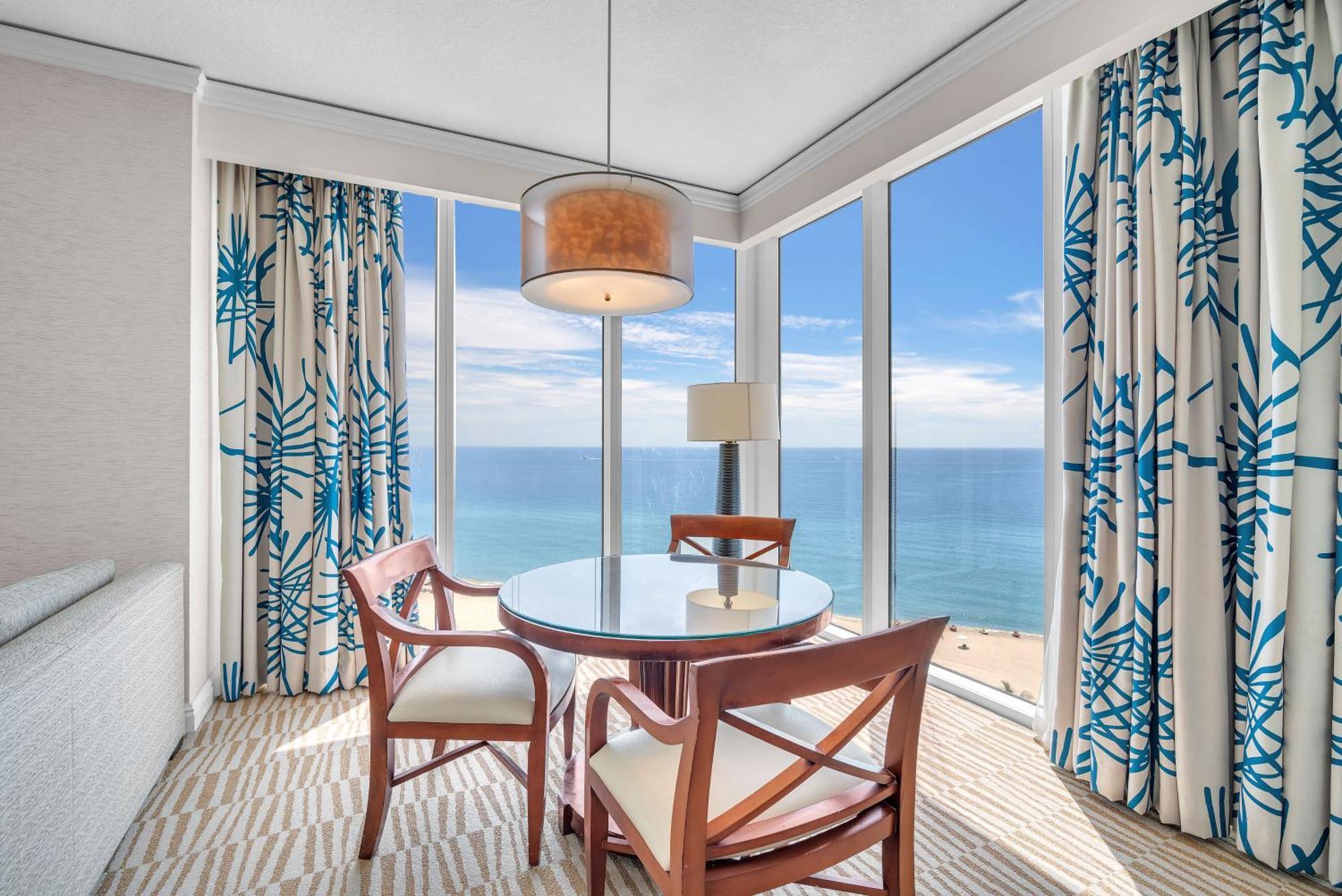 Trump Intl 2 Bedroom Apartment 1600 Sqf Ocean Front Маямі-Біч Екстер'єр фото