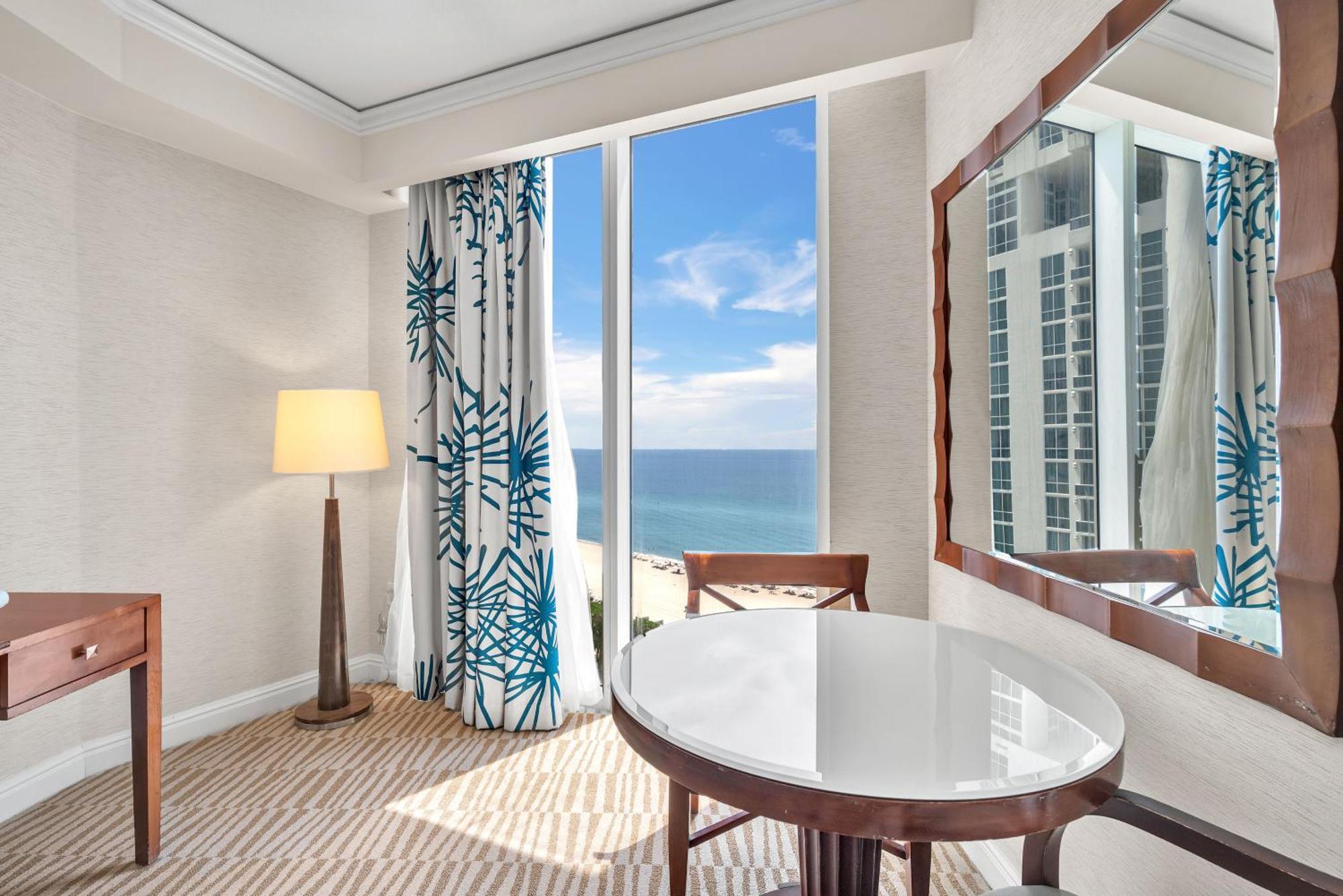 Trump Intl 2 Bedroom Apartment 1600 Sqf Ocean Front Маямі-Біч Екстер'єр фото