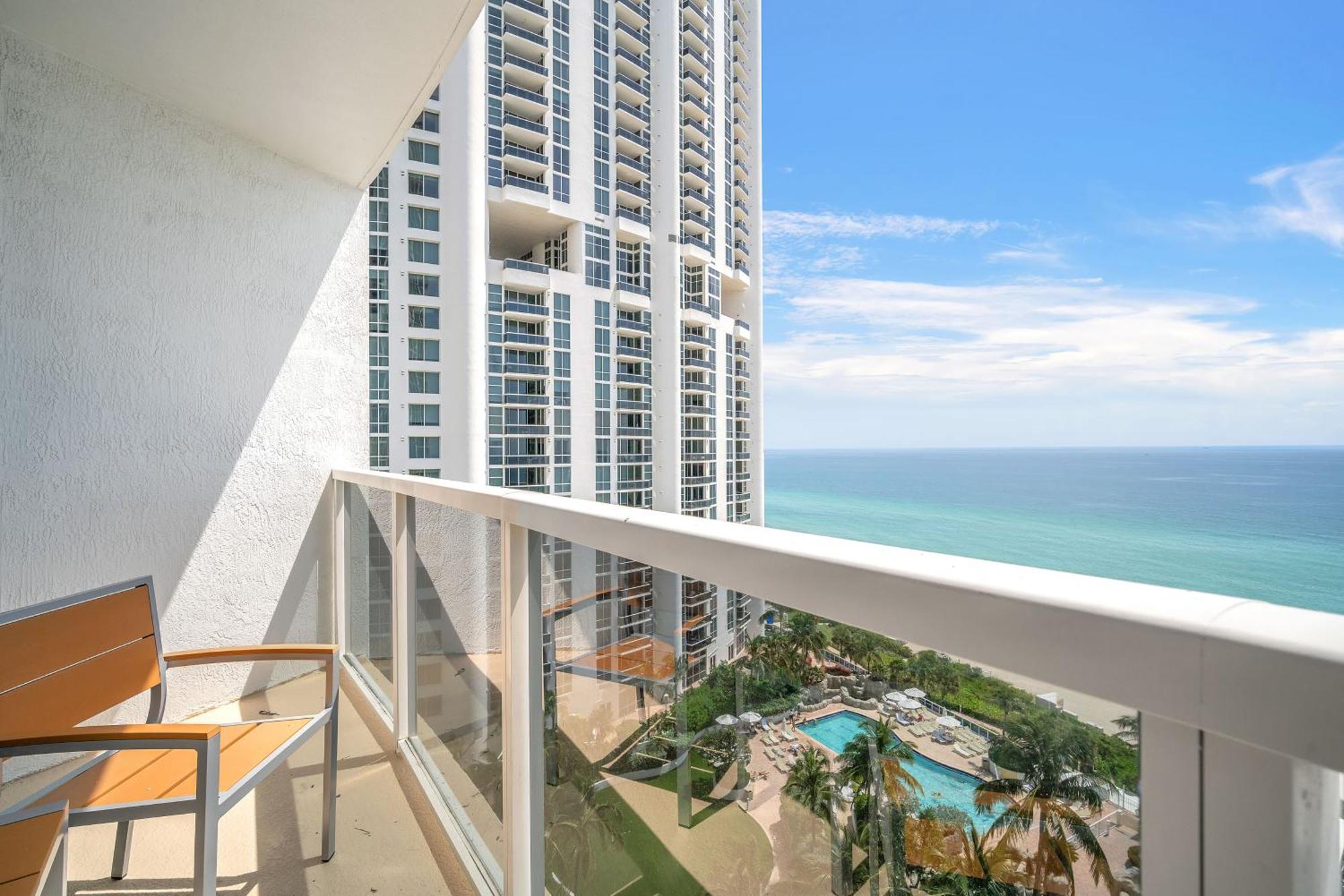 Trump Intl 2 Bedroom Apartment 1600 Sqf Ocean Front Маямі-Біч Екстер'єр фото