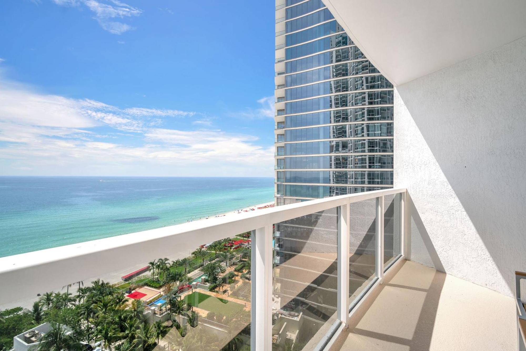 Trump Intl 2 Bedroom Apartment 1600 Sqf Ocean Front Маямі-Біч Екстер'єр фото